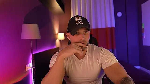 Snapshot of RikAdlerr chatting on March 4, 2:45 pm RikAdlerr online show from March 4, 2:45 pm