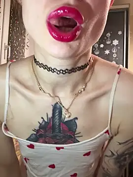 Snapshot of WatsonMi chatting on February 5, 9:41 pm WatsonMi online show from February 5, 9:41 pm