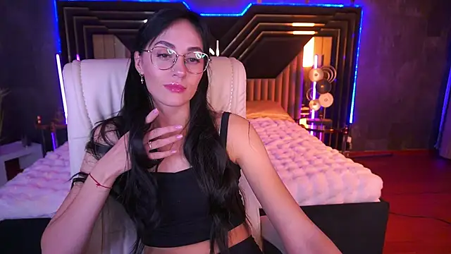 EviLune online show from November 7, 9:04 pm