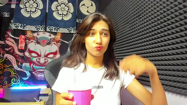 Snapshot of Elfy_Rare_ chatting on October 23, 10:47 am Elfy Rare online show from October 23, 10:47 am