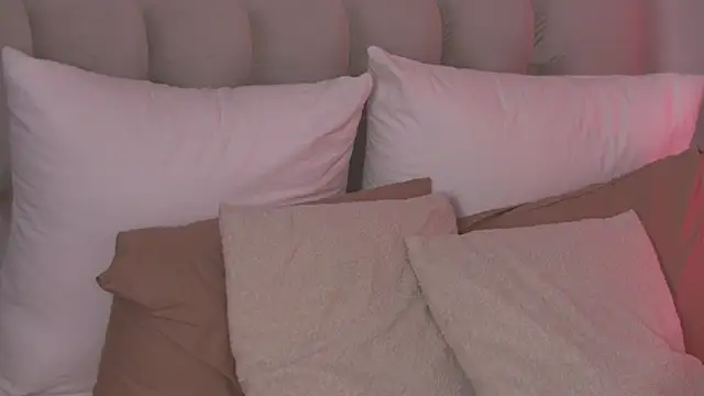 miamunn online show from March 26, 8:03 pm