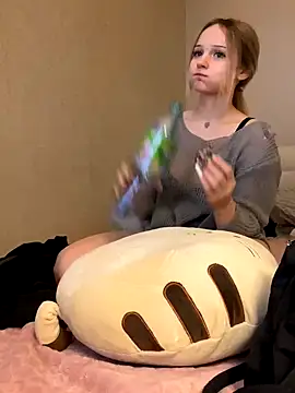 Snapshot of softlyblessed chatting on October 9, 9:46 pm softlyblessed online show from October 9, 9:46 pm