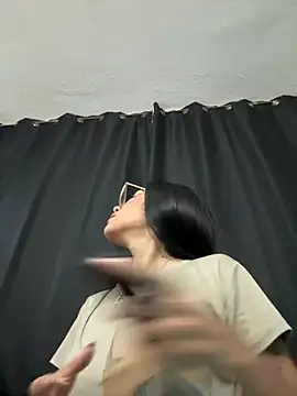 ElaRose 12 online show from April 10, 9:52 pm