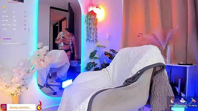 jhosepMoreno online show from May 8, 1:27 pm