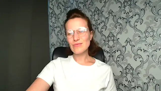 Snapshot of Kelly_Kisss chatting on June 15, 11:23 am Kelly Kisss online show from June 15, 11:23 am