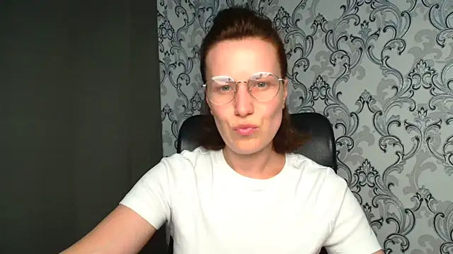 Kelly Kisss online show from June 24, 11:09 am