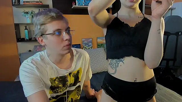 Snapshot of SammySccott chatting on February 12, 6:19 am SammySccott online show from February 12, 6:19 am