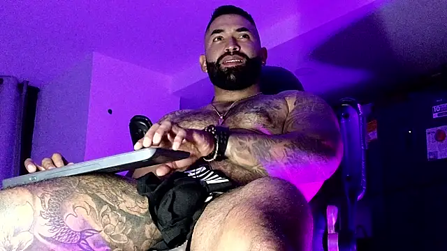 Max-prada online show from February 18, 2:40 am