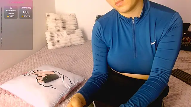 hannia baileys online show from October 26, 11:20 pm