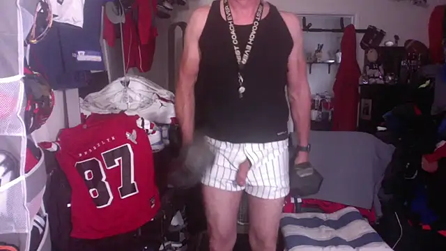 Snapshot of DILFJockDad87 chatting on February 16, 10:06 pm DILFJockDad87 online show from February 16, 10:06 pm