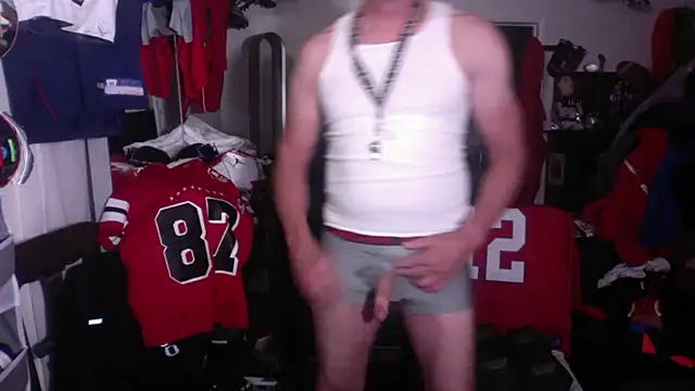 Snapshot of DILFJockDad87 chatting on February 27, 1:33 pm DILFJockDad87 online show from February 27, 1:33 pm