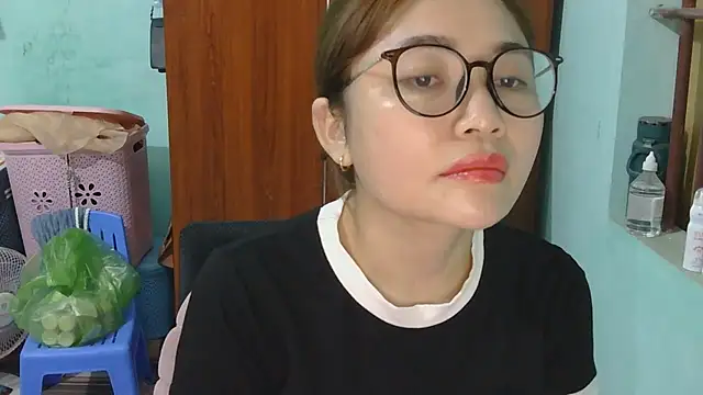 Uhem112 online show from October 20, 1:11 pm