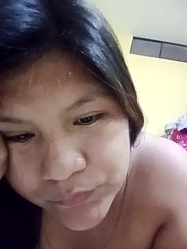 Snapshot of vea_m chatting on May 13, 3:37 am vea m online show from May 13, 3:37 am