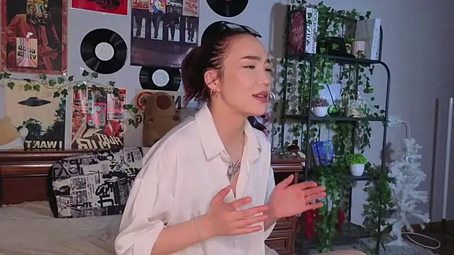 OdetteBiddy online show from November 8, 8:29 pm