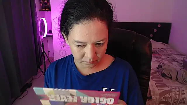 Abbyjoness21 online show from October 30, 10:16 am