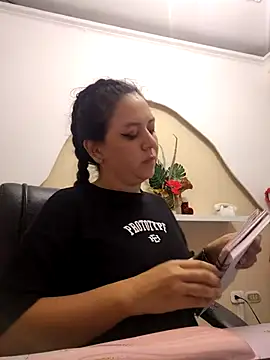 Abbyjoness21 online show from November 8, 10:30 pm