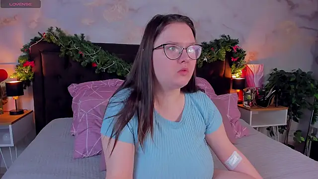 HelenDanvers online show from January 12, 2:28 am