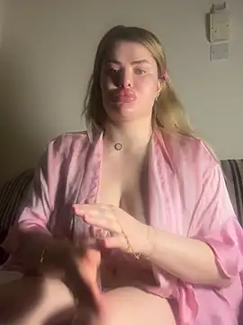 Snapshot of aydabella7777 chatting on January 16, 9:41 pm aydabella7777 online show from January 16, 9:41 pm