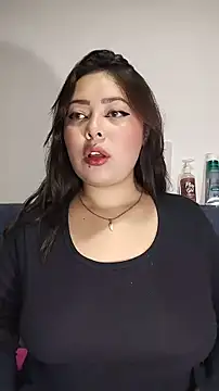 Snapshot of Damii_001 chatting on May 20, 1:23 am Damii 001 online show from May 20, 1:23 am