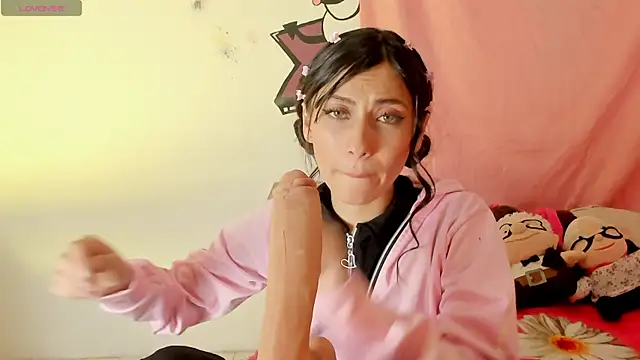 Alanaloiiss  online show from November 8, 4:12 am