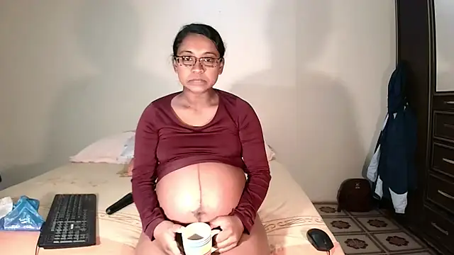 indiansweetflava online show from May 20, 4:07 am