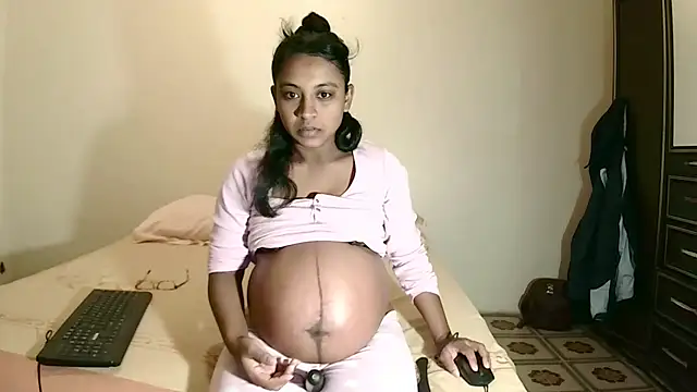 indiansweetflava online show from May 28, 3:59 am