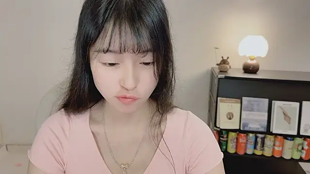 Snapshot of Onechestnut chatting on May 27, 9:06 am Onechestnut online show from May 27, 9:06 am