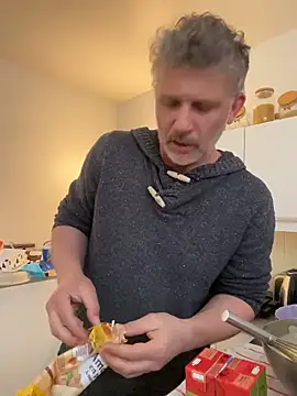 Snapshot of max219 chatting on March 26, 1:38 pm max219 online show from March 26, 1:38 pm