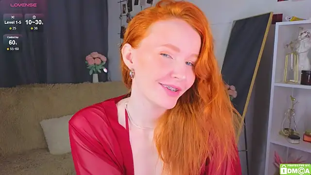Snapshot of JoyceJones chatting on September 20, 7:15 pm JoyceJones online show from September 20, 7:15 pm