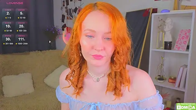 Snapshot of JoyceJones chatting on September 30, 7:08 pm JoyceJones online show from September 30, 7:08 pm