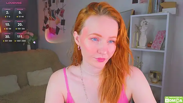 JoyceJones online show from October 29, 7:59 pm