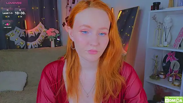 JoyceJones online show from January 12, 8:03 pm