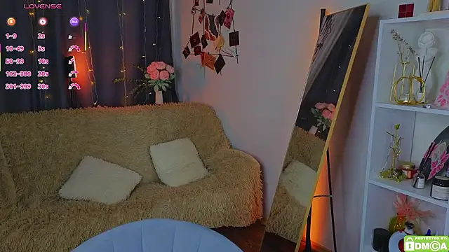 JoyceJones online show from February 10, 8:13 pm