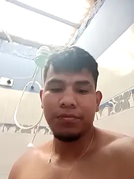 Snapshot of Oscariin96 chatting on March 3, 12:22 pm Oscariin96 online show from March 3, 12:22 pm