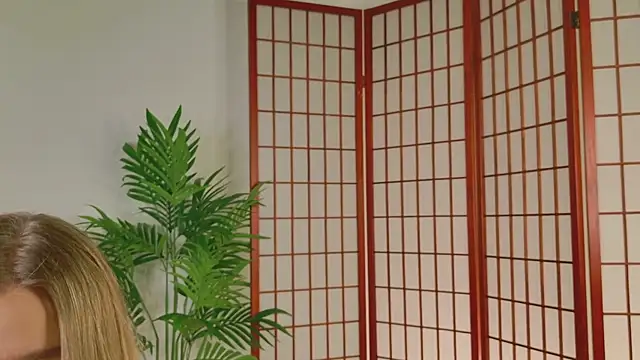 Snapshot of milaa_sun chatting on March 13, 1:45 am milaa sun online show from March 13, 1:45 am