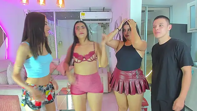 stangirls  online show from November 4, 9:47 pm