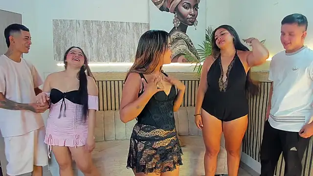 stangirls  online show from December 16, 1:16 pm