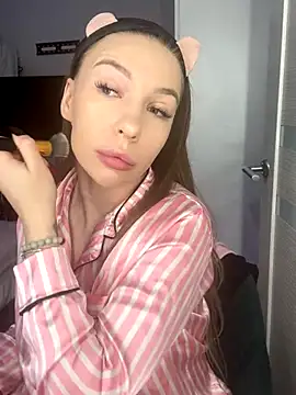 Snapshot of AlysonHuxley_ chatting on September 19, 9:15 pm AlysonHuxley online show from September 19, 9:15 pm
