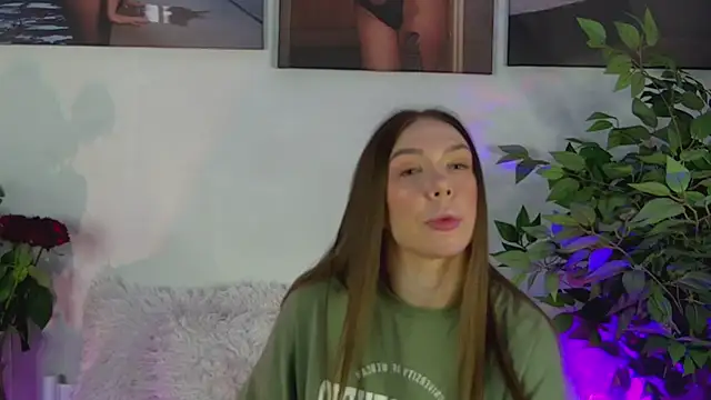 Snapshot of AlysonHuxley_ chatting on February 21, 3:07 am AlysonHuxley online show from February 21, 3:07 am