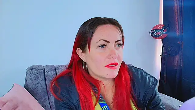 Snapshot of carolinhe_ chatting on October 8, 7:22 pm carolinhe online show from October 8, 7:22 pm