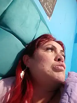 Snapshot of carolinhe_ chatting on November 29, 4:48 am carolinhe online show from November 29, 4:48 am