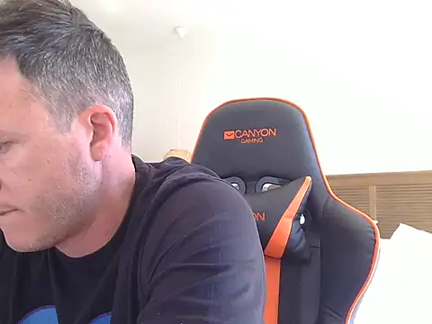 TroyDieselXXX online show from April 4, 8:34 am