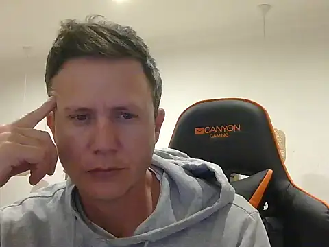 Snapshot of TroyDieselXXX chatting on May 1, 7:29 pm TroyDieselXXX online show from May 1, 7:29 pm