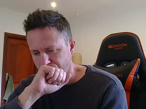 Snapshot of TroyDieselXXX chatting on May 7, 7:14 am TroyDieselXXX online show from May 7, 7:14 am