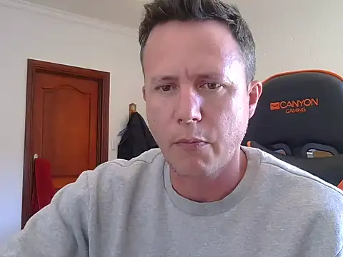 Snapshot of TroyDieselXXX chatting on May 13, 7:39 am TroyDieselXXX online show from May 13, 7:39 am