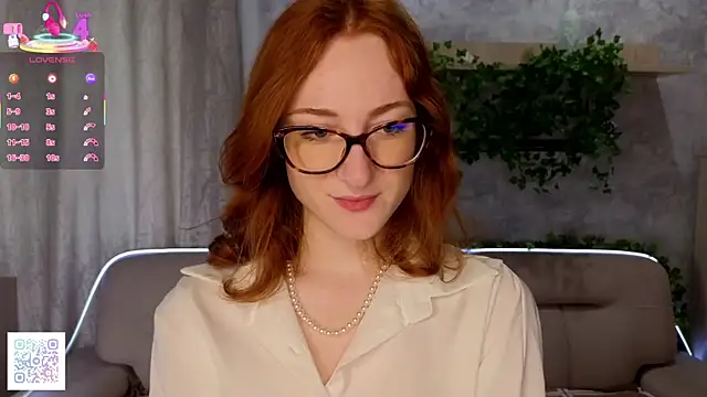 Snapshot of VeronaHascall chatting on September 17, 4:25 am VeronaHascall online show from September 17, 4:25 am