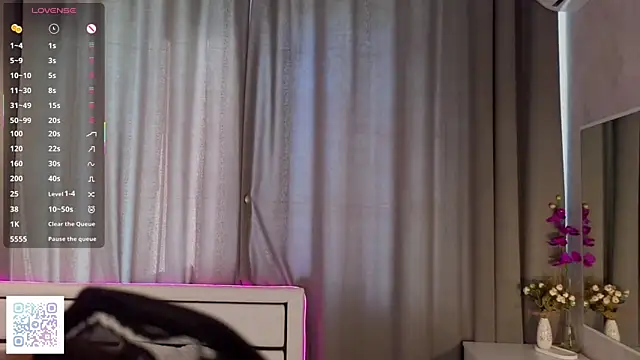 Snapshot of VeronaHascall chatting on October 2, 4:19 am VeronaHascall online show from October 2, 4:19 am