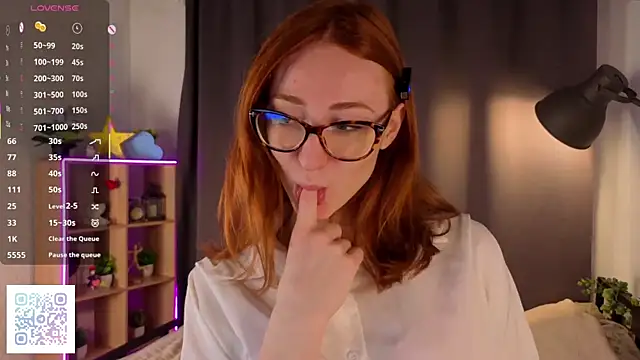 Snapshot of VeronaHascall chatting on October 19, 4:46 am VeronaHascall online show from October 19, 4:46 am