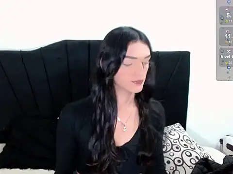 Snapshot of x_isabella_x chatting on October 18, 7:20 am x isabella x online show from October 18, 7:20 am