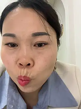 Snapshot of xlj4523 chatting on October 31, 7:42 am xlj4523 online show from October 31, 7:42 am